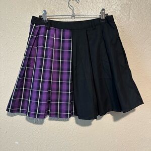 Hot Topic Black &‎ Purple Split Plaid Pleated Skater Skirt Size Medium